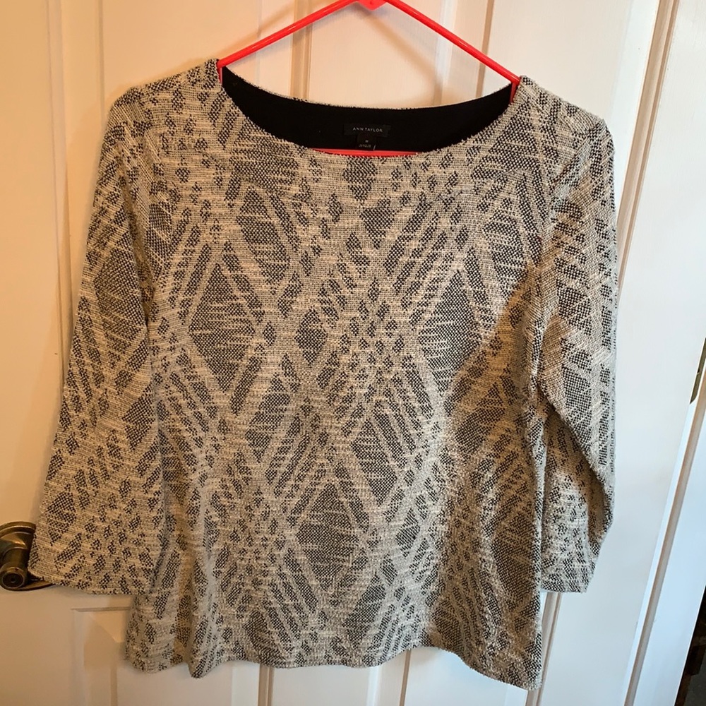 Ann Taylor black and off white Top, size M